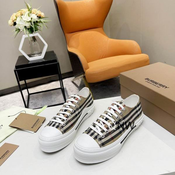 men Burberry shoes-394